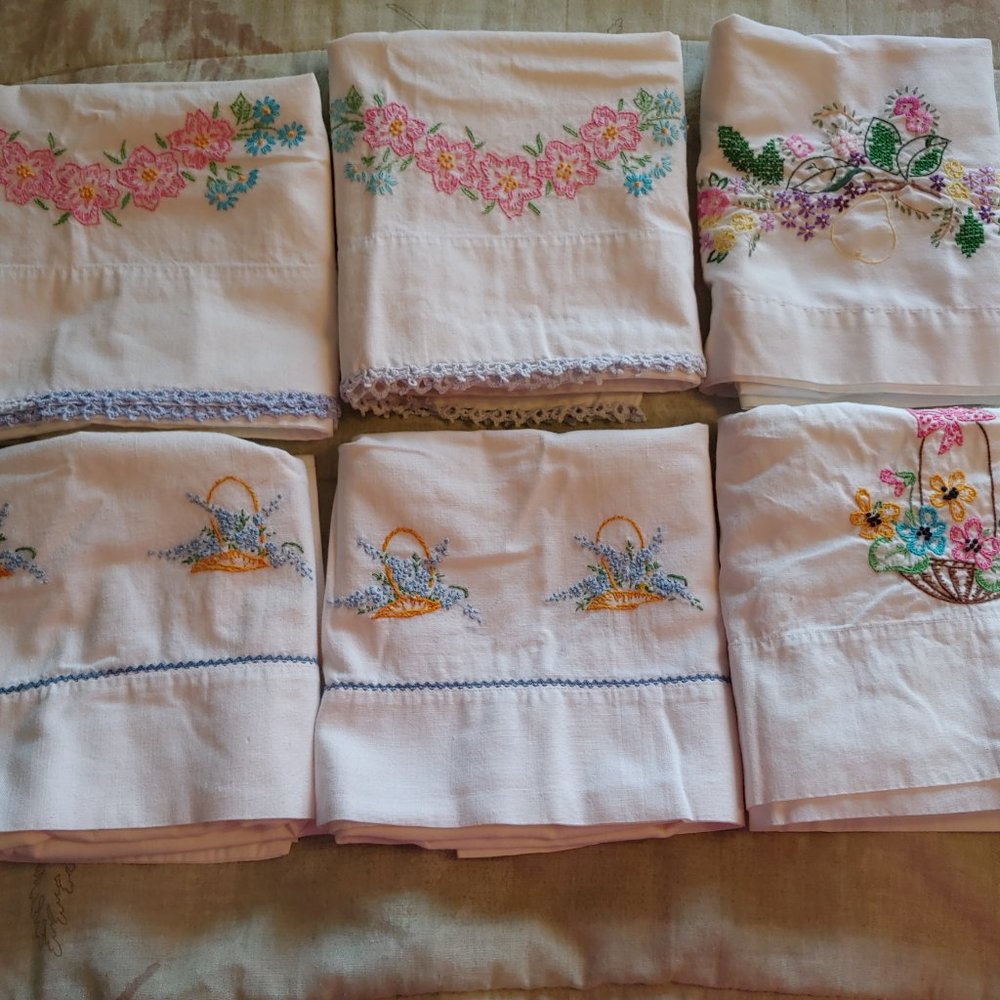 vintage embroided standard pillowcases 2 matching pair plus 2 single unmatched